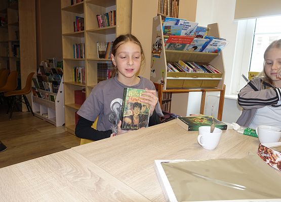 Grafika 2: Październikowe spotkania Dyskusyjnego Klubu Książki