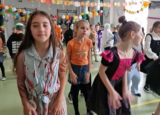 Grafika 15: Dyskoteka z okazji Dnia Dyni i Halloween dla klas I-III