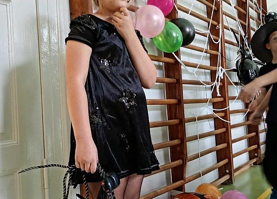 Grafika 19: Dyskoteka z okazji Dnia Dyni i Halloween dla klas I-III