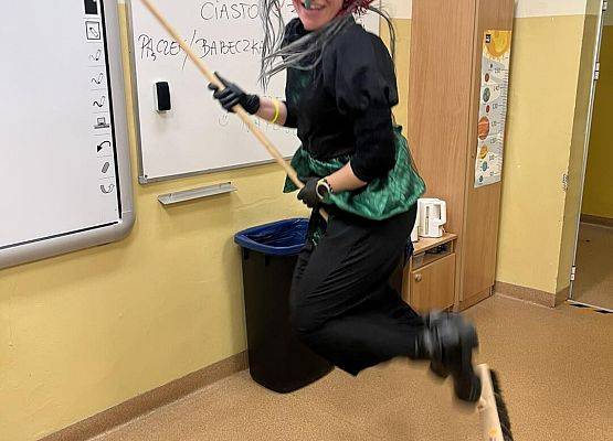 Grafika 4: Dyskoteka Halloweenowa dla klas IV–VIII