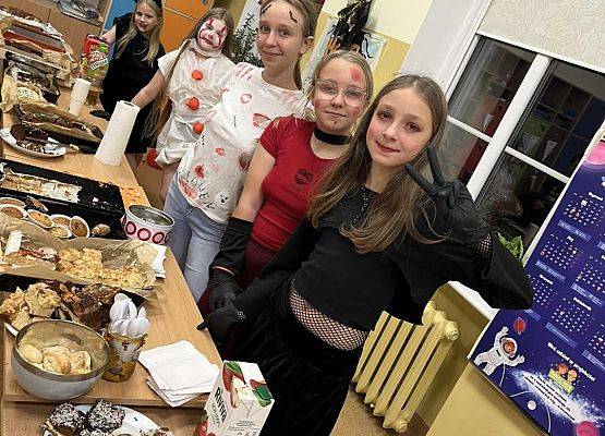 Grafika 14: Kawiarenka Samorządu Uczniowskiego podczas szkolnych dyskotek