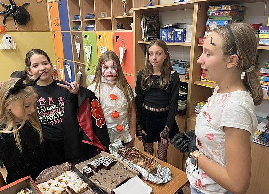 Grafika 17: Kawiarenka Samorządu Uczniowskiego podczas szkolnych dyskotek