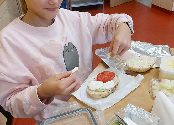 Grafika 2: Światowy Dzień Kanapki w klasie VA