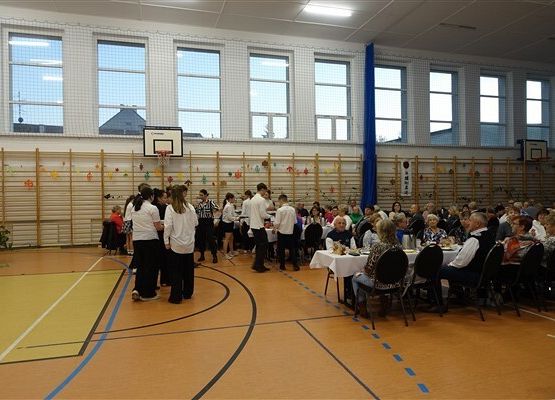 Grafika 44: Dzień Seniora w naszej szkole! 