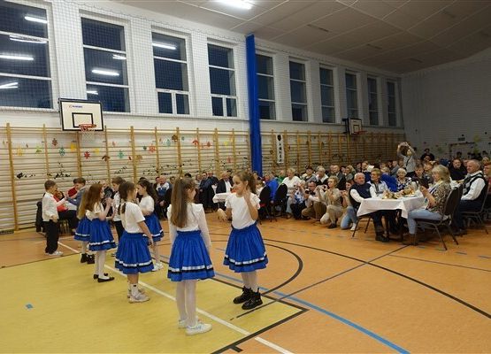 Grafika 64: Dzień Seniora w naszej szkole! 