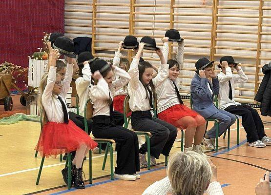 Grafika 44: Fotorelacja z obchodów Dnia Seniora w naszej szkole