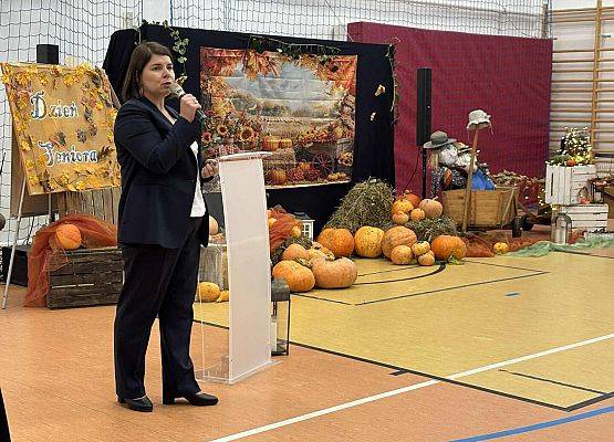 Grafika 50: Fotorelacja z obchodów Dnia Seniora w naszej szkole