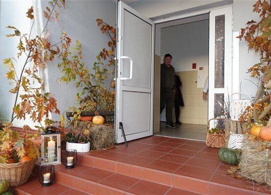 Grafika 2: Fotorelacja z obchodów Dnia Seniora w naszej szkole