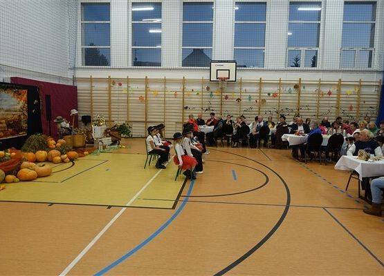 Grafika 17: Fotorelacja z obchodów Dnia Seniora w naszej szkole