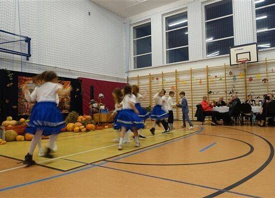 Grafika 35: Fotorelacja z obchodów Dnia Seniora w naszej szkole