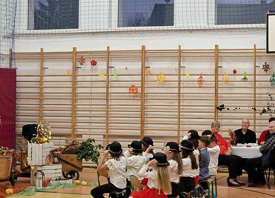 Grafika 42: Fotorelacja z obchodów Dnia Seniora w naszej szkole