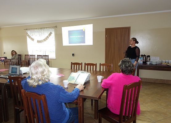 Grafika 4: Promocja czytelnictwa wśród mieszkańców gminy Wicko - spotkanie z seniorami z Żarnowskiej i Łebieńca