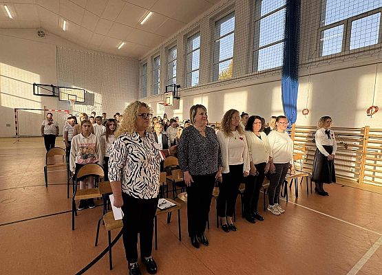 Grafika 4: Uroczysty apel z okazji 107. rocznicy odzyskania przez Polskę niepodległości 