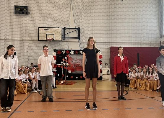 Grafika 9: Uroczysty apel z okazji 107. rocznicy odzyskania przez Polskę niepodległości 