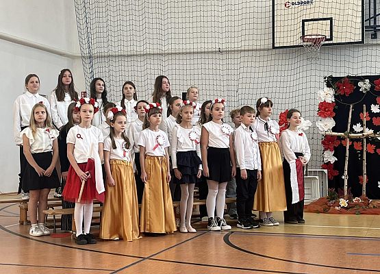 Grafika 15: Uroczysty apel z okazji 107. rocznicy odzyskania przez Polskę niepodległości 