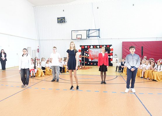 Grafika 30: Uroczysty apel z okazji 107. rocznicy odzyskania przez Polskę niepodległości 