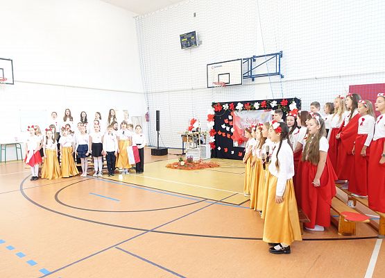 Grafika 34: Uroczysty apel z okazji 107. rocznicy odzyskania przez Polskę niepodległości 