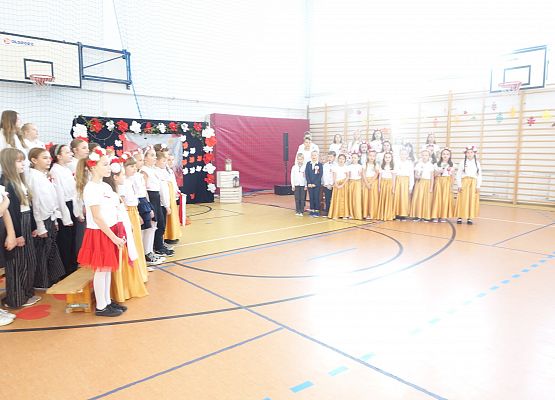 Grafika 36: Uroczysty apel z okazji 107. rocznicy odzyskania przez Polskę niepodległości 