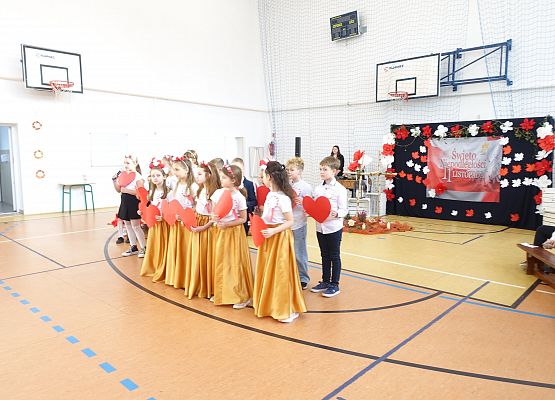 Grafika 43: Uroczysty apel z okazji 107. rocznicy odzyskania przez Polskę niepodległości 