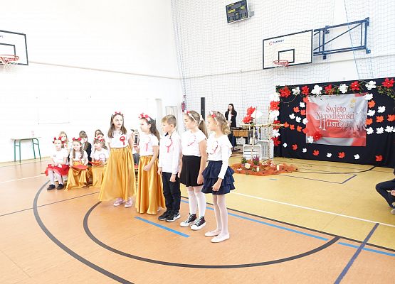 Grafika 44: Uroczysty apel z okazji 107. rocznicy odzyskania przez Polskę niepodległości 