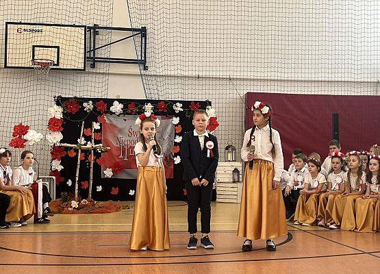 Grafika 22: Fotorelacja z apelu poświęconego 107. rocznicy odzyskania przez Polskę niepodległości