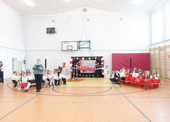 Grafika 23: Fotorelacja z apelu poświęconego 107. rocznicy odzyskania przez Polskę niepodległości