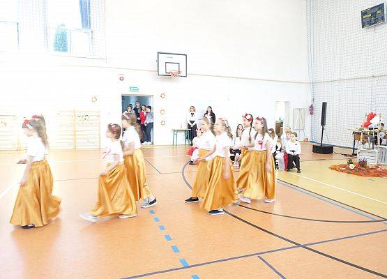 Grafika 28: Fotorelacja z apelu poświęconego 107. rocznicy odzyskania przez Polskę niepodległości