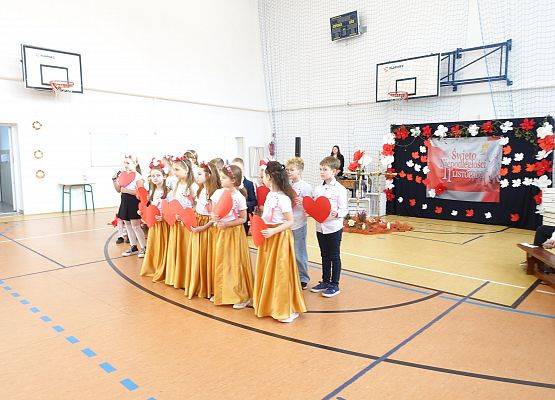 Grafika 43: Fotorelacja z apelu poświęconego 107. rocznicy odzyskania przez Polskę niepodległości