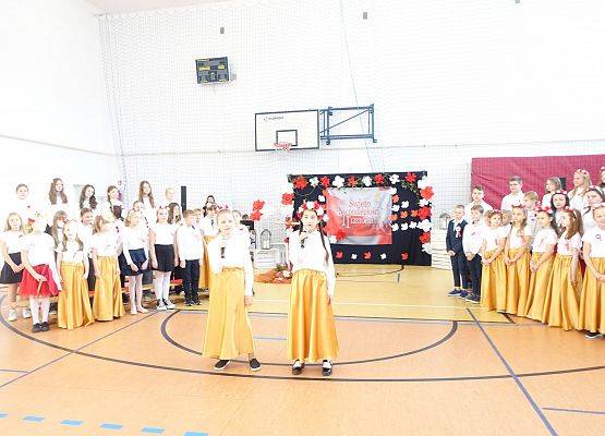 Grafika 45: Fotorelacja z apelu poświęconego 107. rocznicy odzyskania przez Polskę niepodległości