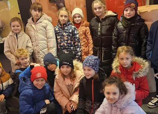 Grafika 9: Przygody skarpetek w Teatrze Tęcza w Słupsku - wyjazd uczniów klas I-III