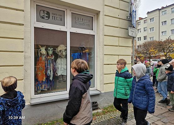 Grafika 15: Przygody skarpetek w Teatrze Tęcza w Słupsku - wyjazd uczniów klas I-III