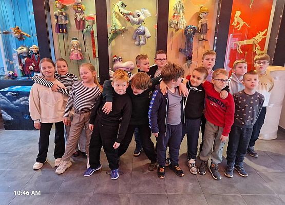 Grafika 1: Przygody skarpetek w Teatrze Tęcza w Słupsku - wyjazd uczniów klas I-III