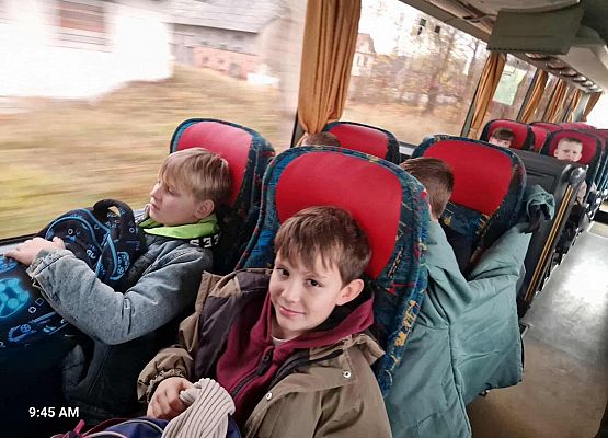 Grafika 27: Przygody skarpetek w Teatrze Tęcza w Słupsku - wyjazd uczniów klas I-III