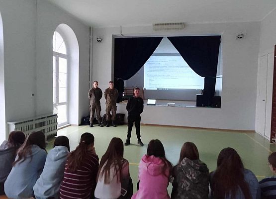 Grafika 2: Spotkanie promocyjne Powiatowego Centrum Edukacyjnego im. Eugeniusza Kwiatkowskiego w Lęborku