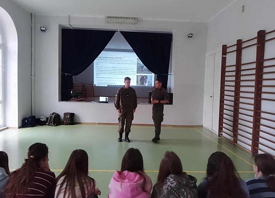 Grafika 3: Spotkanie promocyjne Powiatowego Centrum Edukacyjnego im. Eugeniusza Kwiatkowskiego w Lęborku