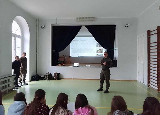 Grafika 4: Spotkanie promocyjne Powiatowego Centrum Edukacyjnego im. Eugeniusza Kwiatkowskiego w Lęborku