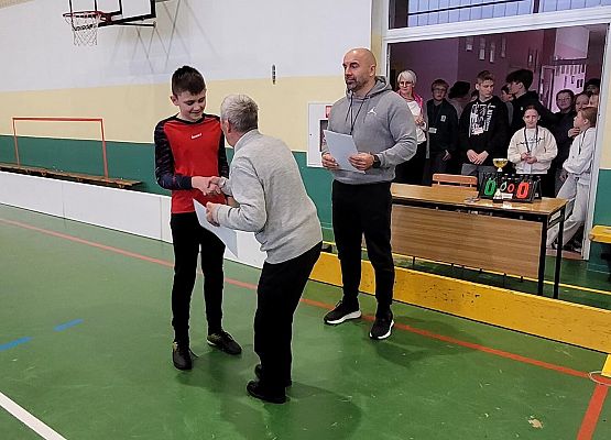 Grafika 4: III miejsce w powiecie chłopców starszych SP Wicko w eliminacjach powiatowych w unihokeju