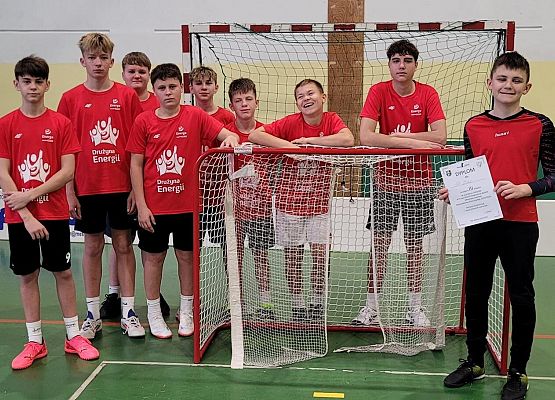 Grafika 1: III miejsce w powiecie chłopców starszych SP Wicko w eliminacjach powiatowych w unihokeju