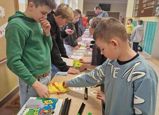 Grafika 3: Światowe Dni Tabliczki Mnożenia w Szkole Podstawowej im. Jana Brzechwy w Wicku