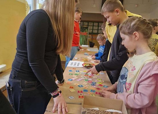 Grafika 2: Światowe Dni Tabliczki Mnożenia w Szkole Podstawowej im. Jana Brzechwy w Wicku