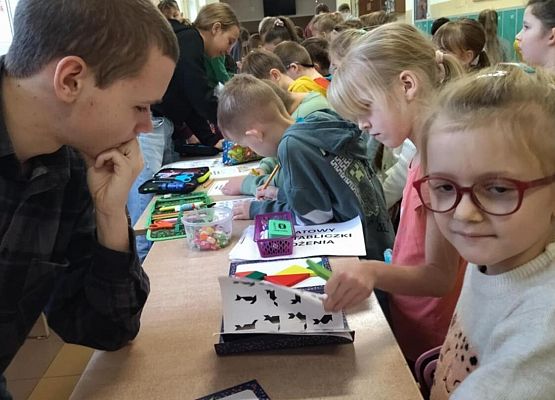 Grafika 10: Światowe Dni Tabliczki Mnożenia w Szkole Podstawowej im. Jana Brzechwy w Wicku