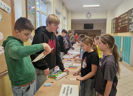 Grafika 29: Światowe Dni Tabliczki Mnożenia w Szkole Podstawowej im. Jana Brzechwy w Wicku