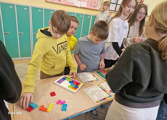 Grafika 35: Światowe Dni Tabliczki Mnożenia w Szkole Podstawowej im. Jana Brzechwy w Wicku