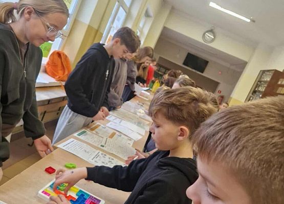 Grafika 39: Światowe Dni Tabliczki Mnożenia w Szkole Podstawowej im. Jana Brzechwy w Wicku