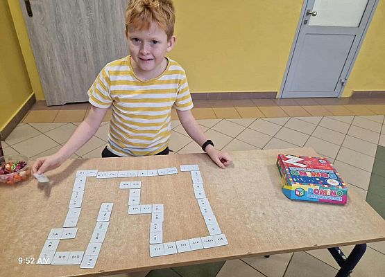 Grafika 45: Światowe Dni Tabliczki Mnożenia w Szkole Podstawowej im. Jana Brzechwy w Wicku