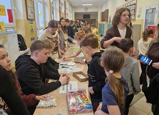 Grafika 50: Światowe Dni Tabliczki Mnożenia w Szkole Podstawowej im. Jana Brzechwy w Wicku