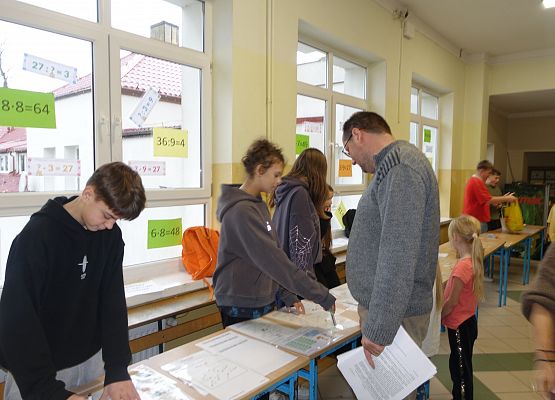 Grafika 58: Światowe Dni Tabliczki Mnożenia w Szkole Podstawowej im. Jana Brzechwy w Wicku