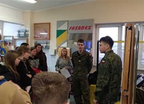 Grafika 8: Wyjazd ósmoklasistów do Lęborka do szkół średnich i branżowych w ramach preorientacji zawodowej