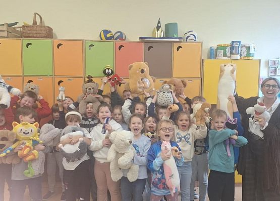 Grafika 1: Obchody Dnia Pluszowego Misia