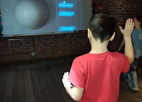 Grafika 5: Edukacyjna wyprawa do Hewelianum! 